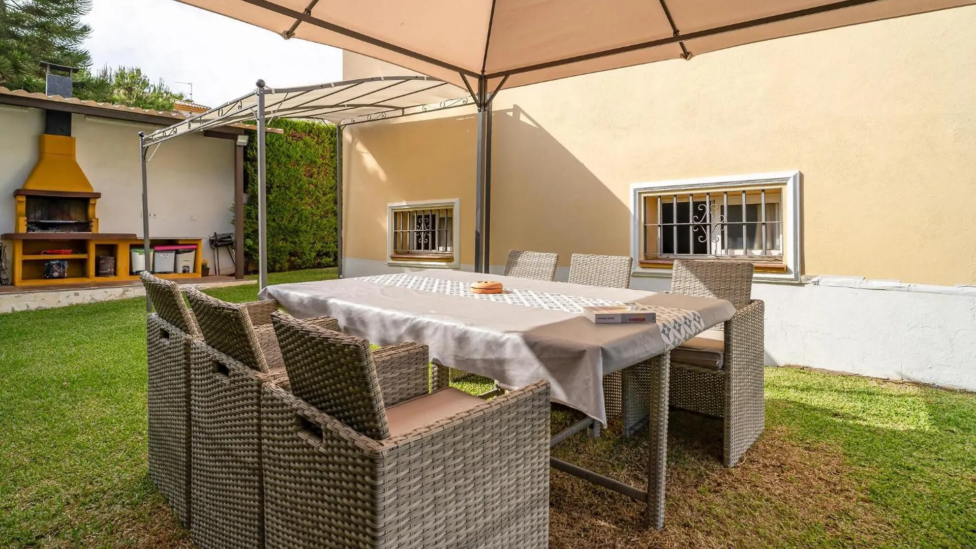 4 Bedroom Amazing Home In Rincón de la Victoria Nyaraló