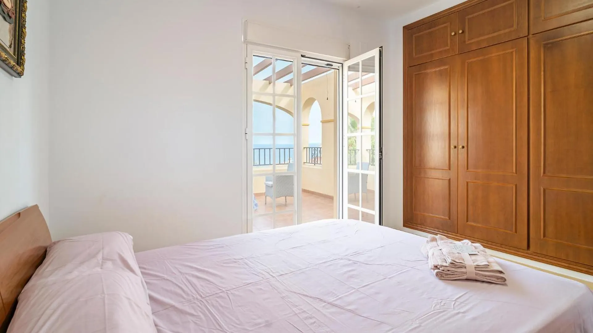 4 Bedroom Amazing Home In Rincón de la Victoria Nyaraló